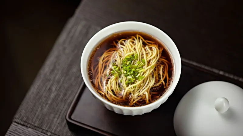 The Last Ten Seconds: What Ramen Chefs Do Right Before the Bowl Reaches You